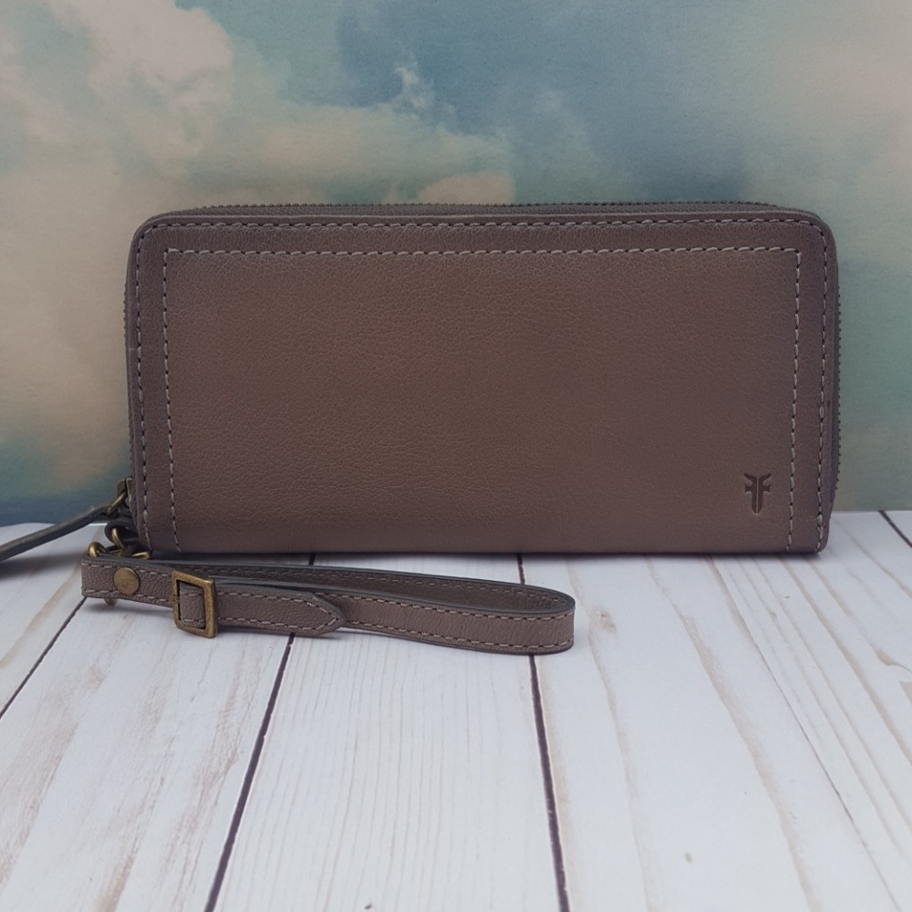 FRYE Lily Zip Wristlet Wallet Charcoal - Picture 3 of 8